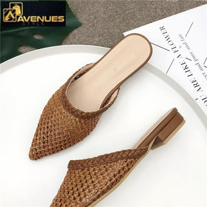 Women Pointed Toe Low Flat Sandals