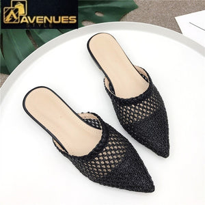 Women Pointed Toe Low Flat Sandals